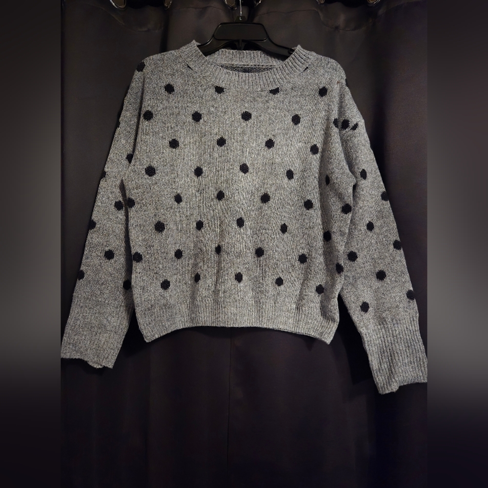Grey Polka Dot Knit Sweater | Size M | Cropped Crewneck
